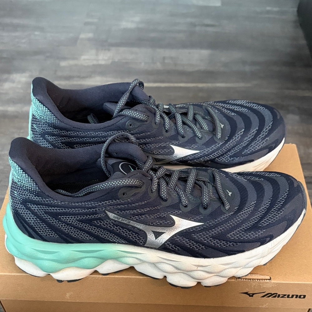 Mizuno wave sky 8